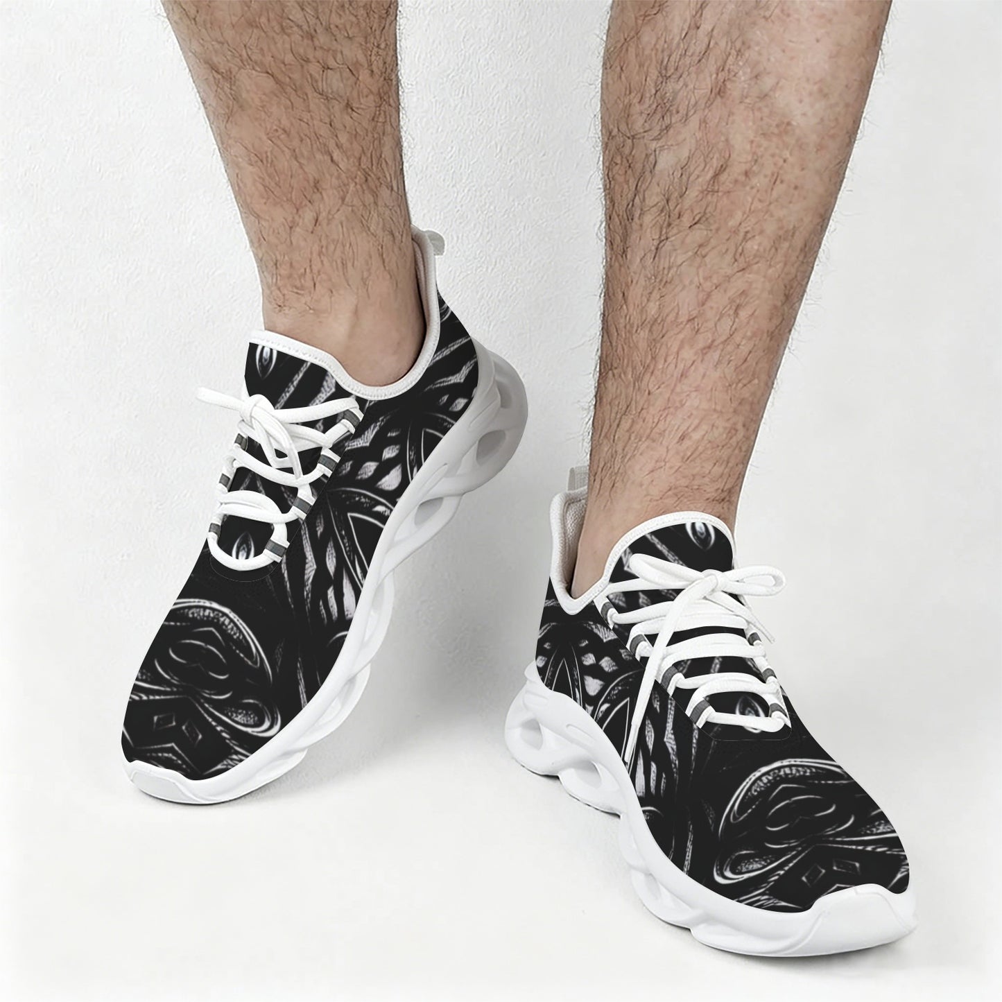 Men's Black & Silver Symmetry Pattern All-Over Print Twisted Sole Sneakers