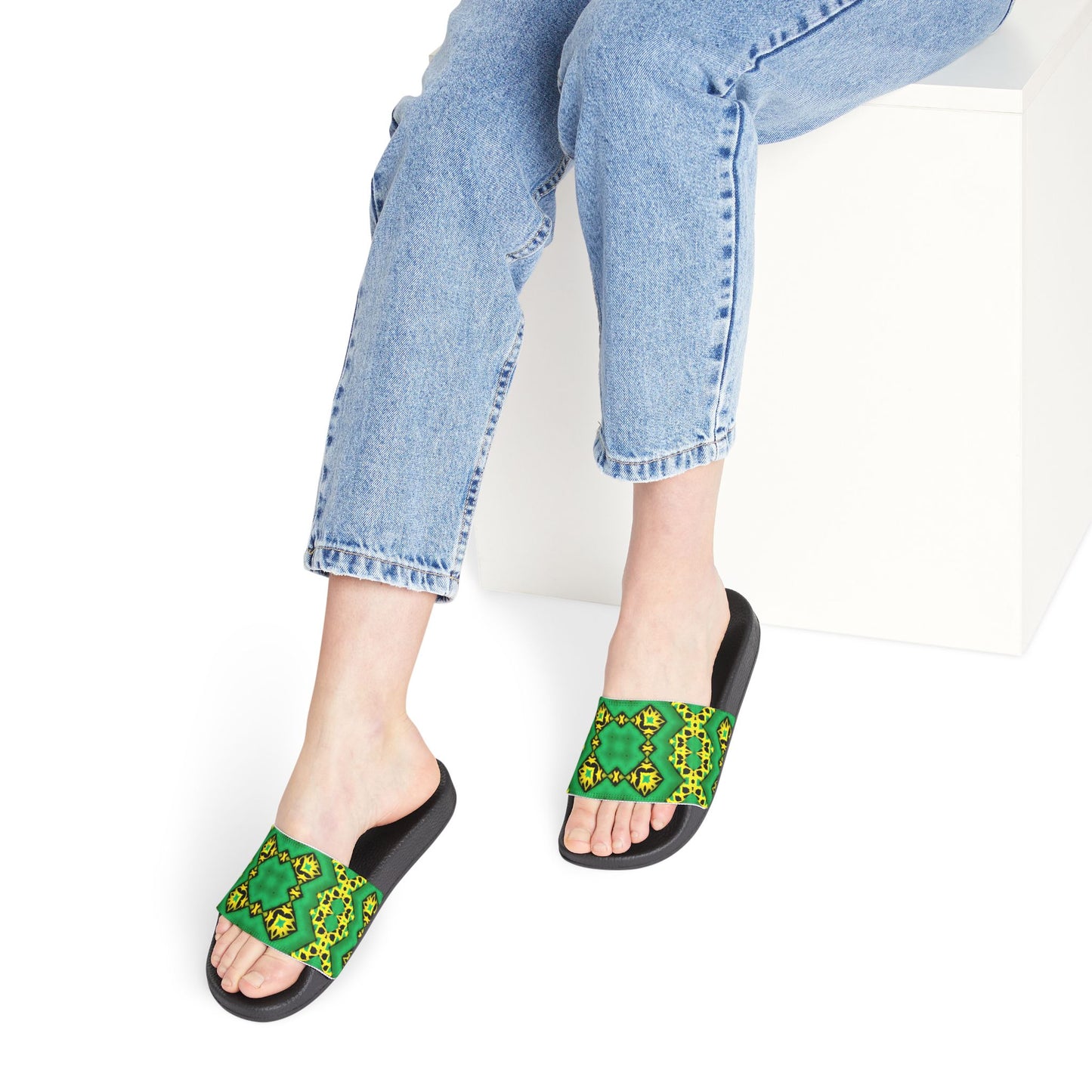 Women's Green & Yellow Kaleidoscope Removable-Strap Pool Slides